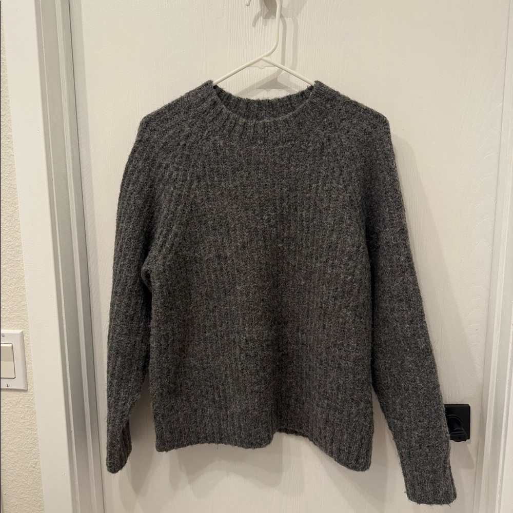 Uniqlo grey sweater women’s small-NWOT